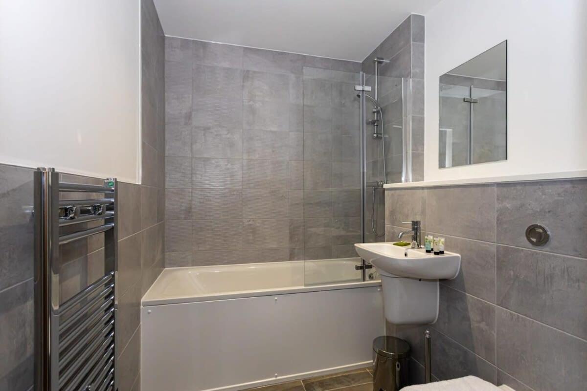 Modern 2 Bed Salford Apartment Stunning Views Manchester Exterior foto
